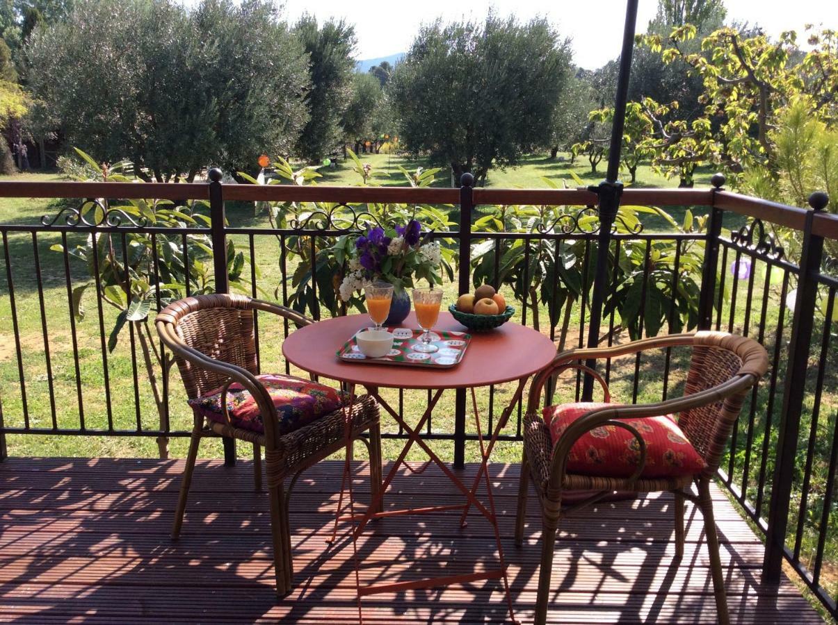 Les Piegonnaises - 2 Roulottes Villa Екстериор снимка